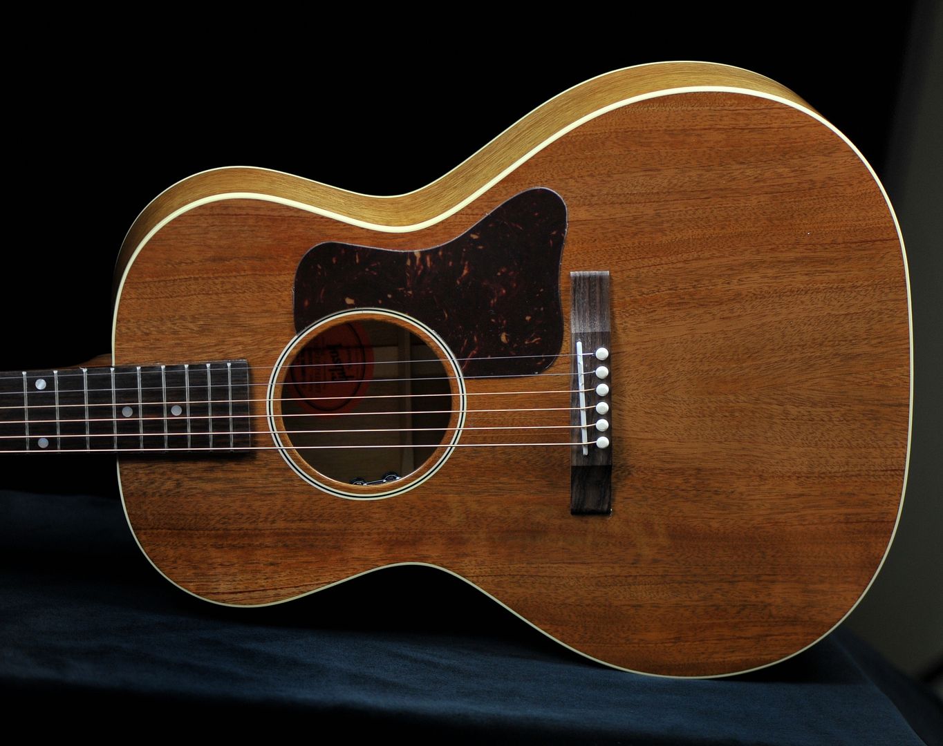 2016 Small Gibson Genuine Mahogany L00 Acoustic Guitar in Natural from